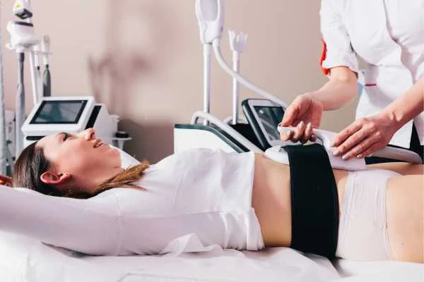 woman having body sculpting to help improve her body image and her mental health Hemel Hempstead